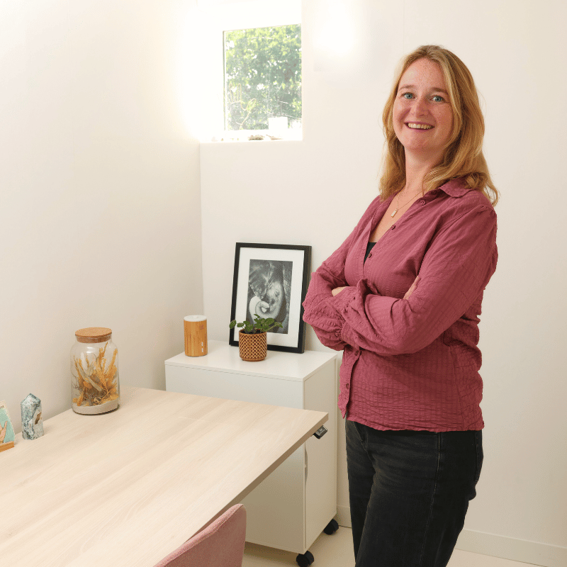 handvrouw in handleespraktijk